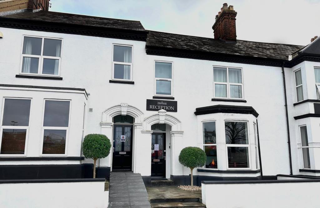 Marlborough Hotel ノリッチ エクステリア 写真